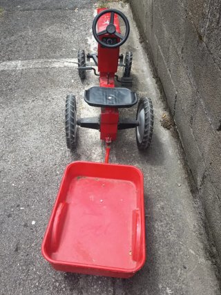 Tractor de pedales Massey Ferguson 6480