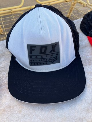 Pack 6 gorras Fox.Carhartt.Burton etc