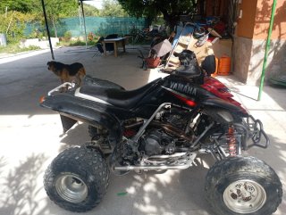 Yamaha Quad Negro/Rojo