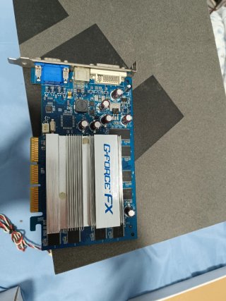 Tarjeta Gráfica GeForce FX 5200 AGP