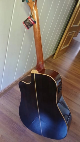 Guitarra Electroacústica Tanglewood para restaurar