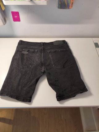 Pantalones cortos Pull&Bear negros rotos