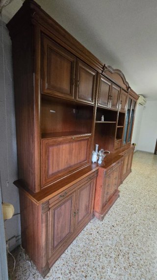 Mueble de salón madera y cristal