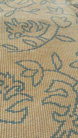 Alfombra de fibra natural beige y verde