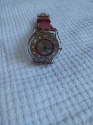 Reloj Swatch Plano Piel Roja Mujer