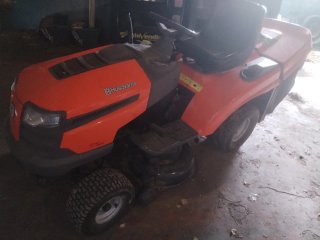 Tractor cortacésped Husqvarna CT151