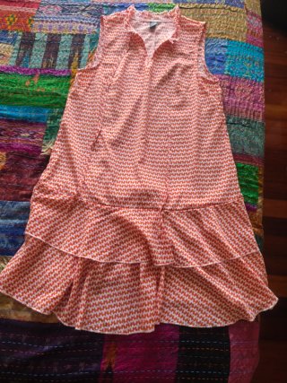 Vestido sin mangas estampado naranja y blanco