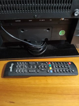 Televisor Engel LED 32 con mando