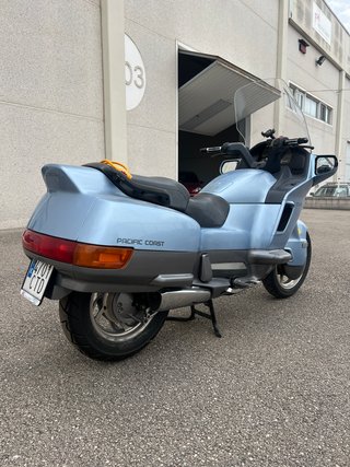 Honda Pacific Coast 800 Azul