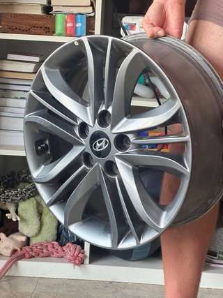Llantas Hyundai R17 Titanio