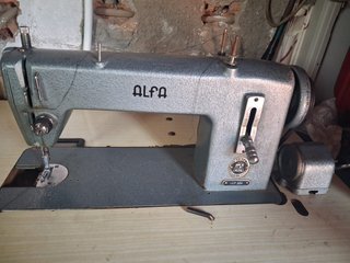 Máquina de coser Alfa - Buen estado