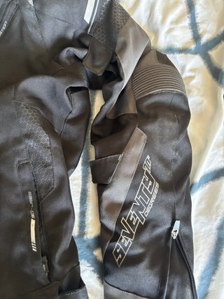 Chaqueta de moto negra