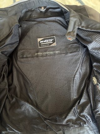 Chaqueta de moto negra