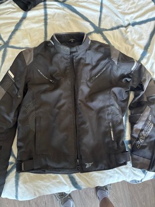 Chaqueta de moto negra