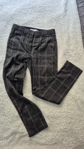 Lote de pantalones grises y naranjas