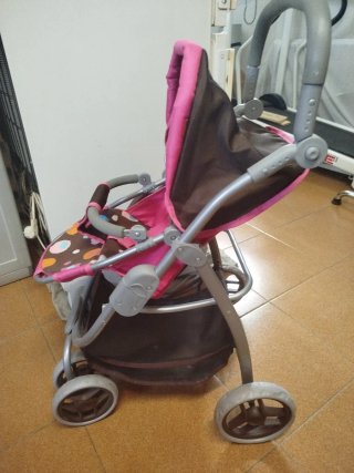 Carrito de muñecas con capazo y silla