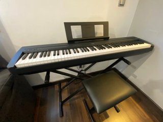 Piano digital Yamaha P-45