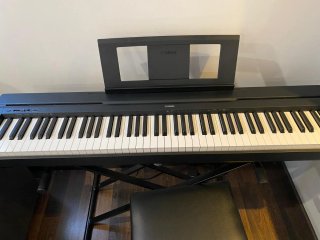 Piano digital Yamaha P-45
