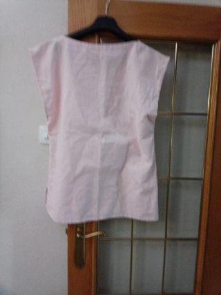 Blusa rosa sin mangas
