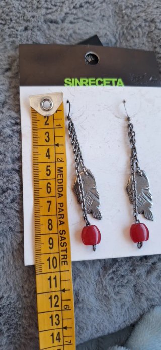 Pendientes SINRECETA largos acero con gema roja