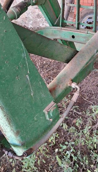 Pala para tractor de unos 50 cv.