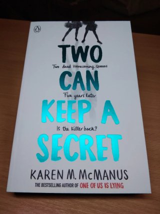 Libros: One Of Us Is Lying & Two Can Keep A Secret