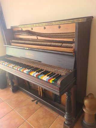 Piano Vertical Decorativo