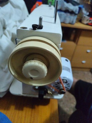 Máquina de coser Sigma con motor nuevo