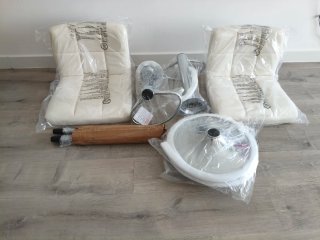 Mesa alta cocina y 2 taburetes blancos.TODO NUEVO