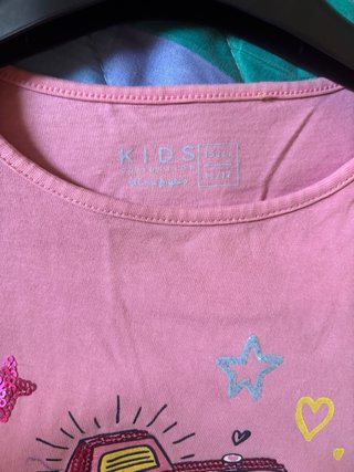 Camiseta rosa niña cámara estampada