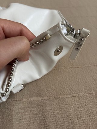Bolso Brownie Blanco con Cadena