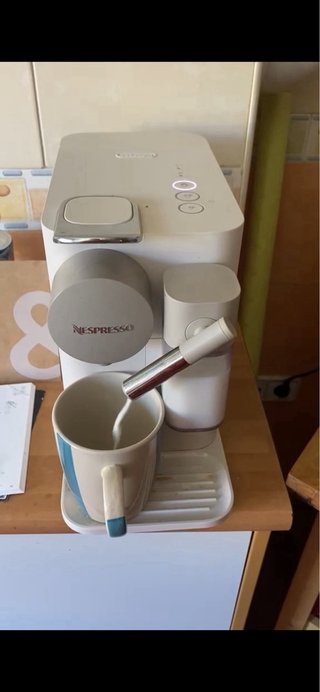 Cafetera Nespresso Lattissima One