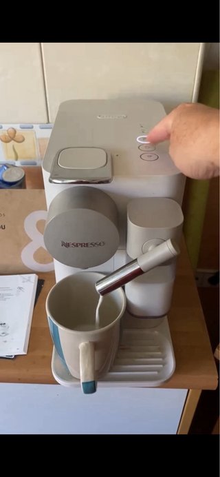 Cafetera Nespresso Lattissima One