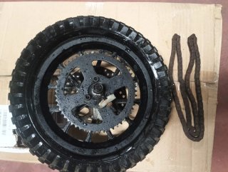 Rueda Trasera 12.5 x 2.75 Llanta y Neumático
