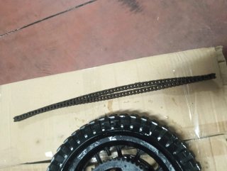 Rueda Trasera 12.5 x 2.75 Llanta y Neumático
