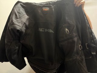 Chaqueta de moto negra
