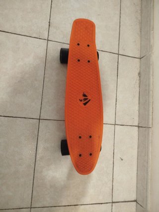 Patinete naranja
