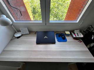 Escritorio con patas regulables 60ancho x 140largo
