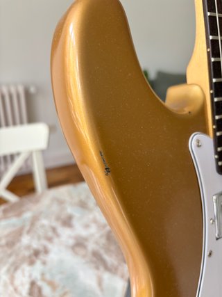 Guitarra Eléctrica Dorada Estilo Strat