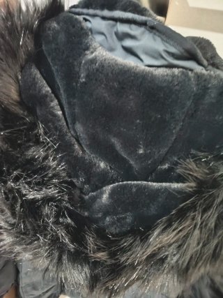 Abrigo acolchado Zara mujer negro de invierno.