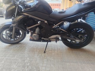 Kawasaki ER-6n Moto 650 Negra limitada para el A2