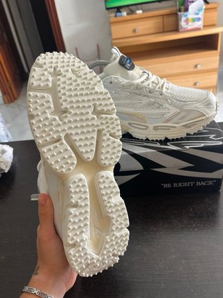 Zapatillas Off-White Plata y Blanco