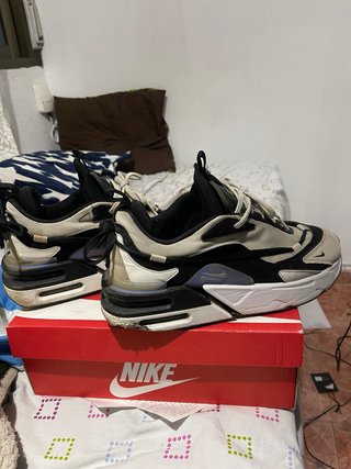 Zapatillas Nike Negras y Blancas