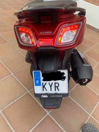 Kymco Super Dink 350 ABS Roja y Negra