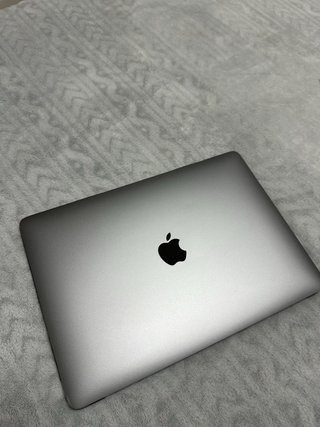 MacBook Air M1 2020 8GB 256GB + Caja y cargador