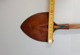 Pala antigua de 60 cm de  metal y madera.