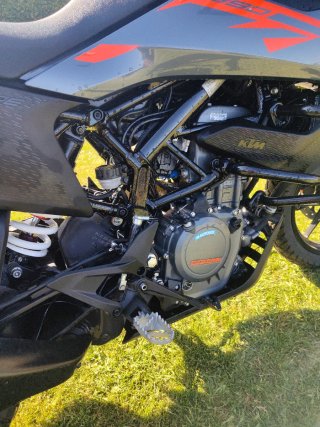 KTM 390 Adventure Negra y Naranja