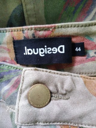 Falda Desigual Estampada