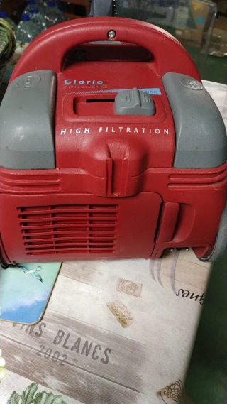 Aspiradora Electrolux Clario Roja 1400W