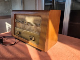 Radio antigua madera